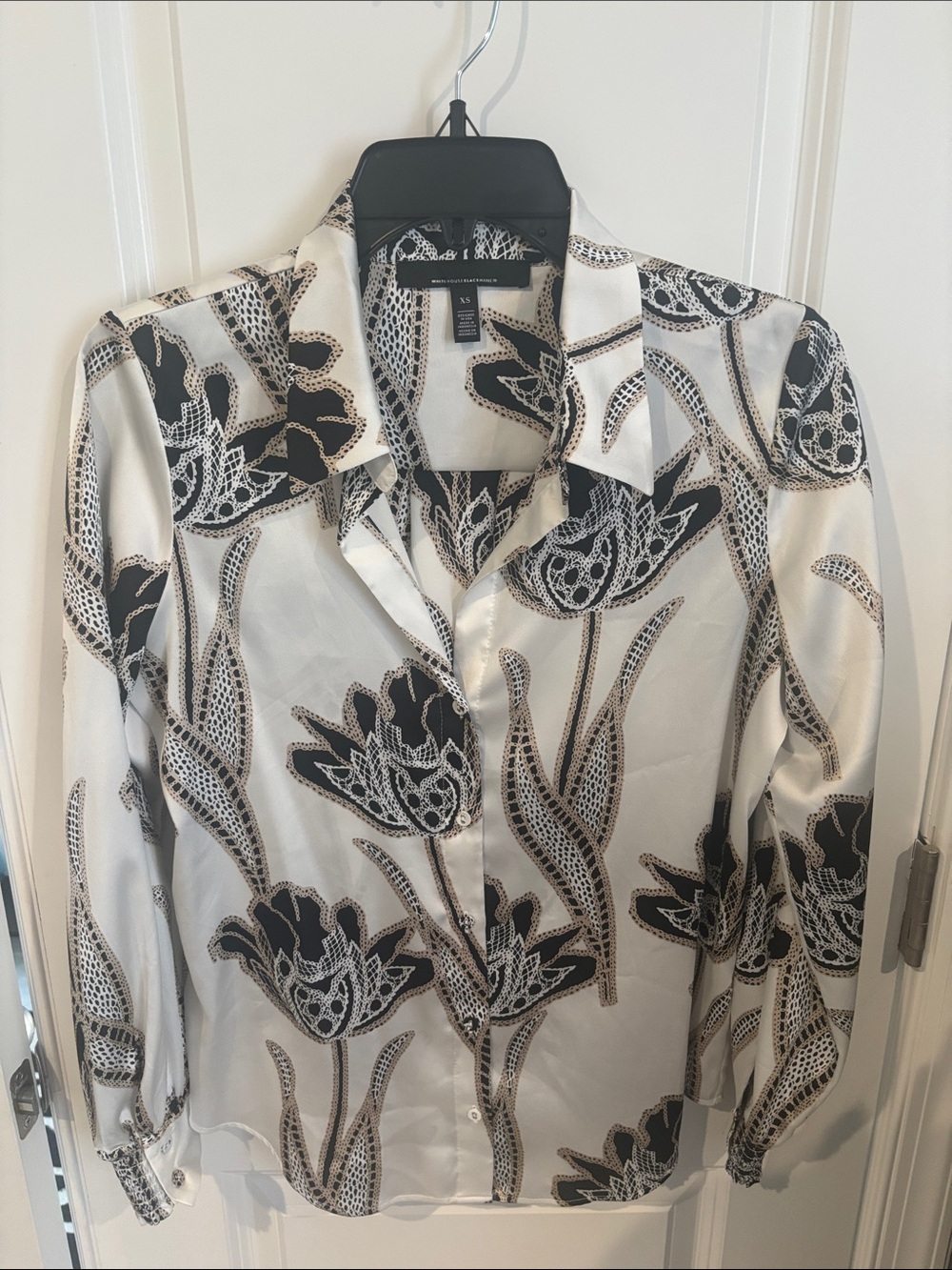 White House Black Market Black & White Floral Satin Button-Down Blouse